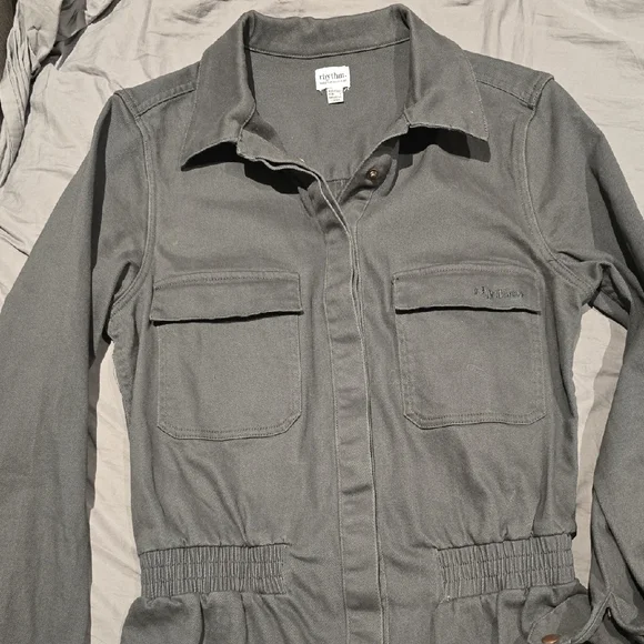 Rhythm Gray Long-Sleeve Romper - Picture 4 of 10